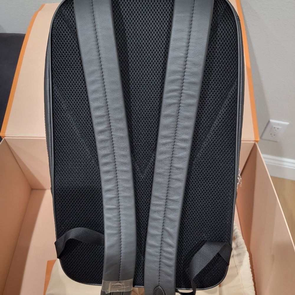 LV Michael NV2 - Picture 4 of 6